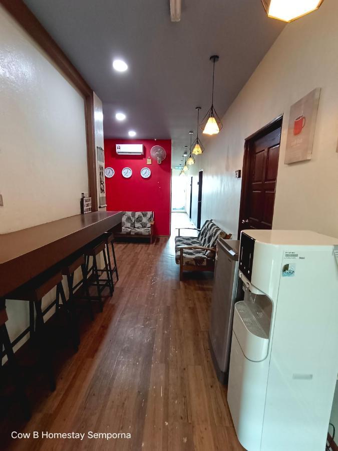 Cow B Homestay Semporna Buitenkant foto