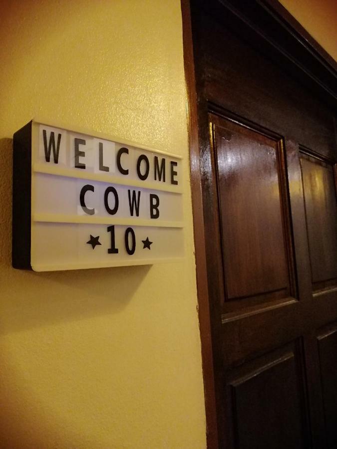 Cow B Homestay Semporna Buitenkant foto